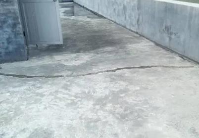 新建楼顶漏水维修公司分享下如何解决卫生间隐蔽部位漏水的问题?